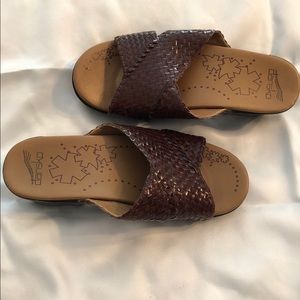 NEW Dansko Sandals